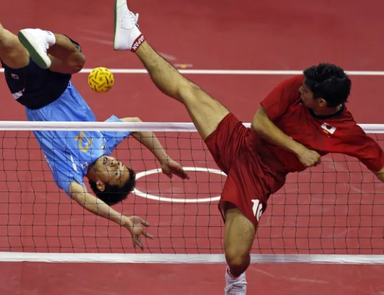 teknik-tendangan-akrobatik-yang-jadi-ciri-khas-sepak-takraw