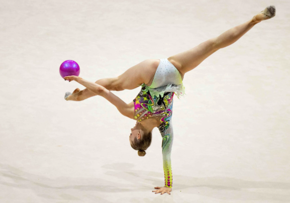 peran-irama-musik-dalam-rutinitas-rhythmic-gymnastics