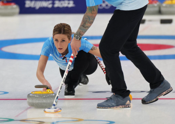 teknik-sweeping-cara-mempengaruhi-laju-batu-curling