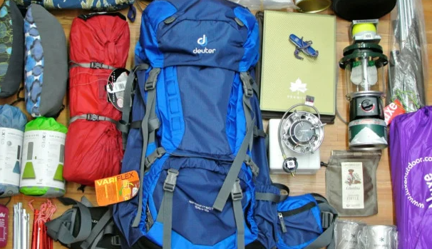 Checklist Perlengkapan Hiking Wajib Bawa