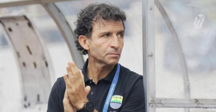 Liga 1 Indonesia Memanas Persaingan Papan Atas